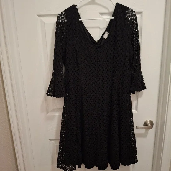 Naif Black Lace V Neck Crochet Bell‎ Sleeve A Line Dress Plus Size 1X