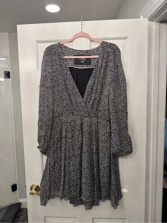 Black Floral Long Sleeve V-Neck Dress