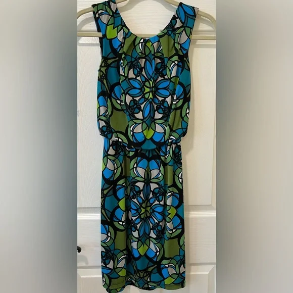 Maggy L Women Size 4 Pullover Dress Sleeveless Colorful Geometric Print Stretch