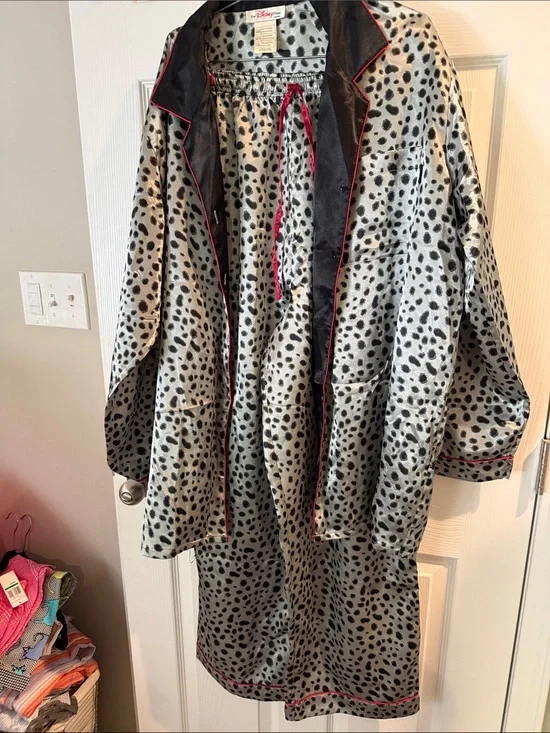 Disney Black and Gray Dalmatian Spot silk women’s pajamas