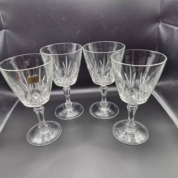 Vintage Set of 4 Luminarc Verrerie d'Arques France Crystal Wine Glasses
