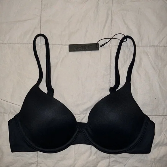 SKIMS FITS EVERYBODY T-SHIRT BRA NWOT SIZE 30D
