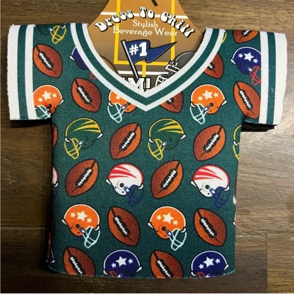 ✅ Football shirt beer bottle coozie
