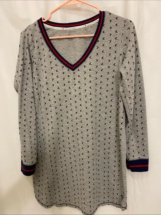Tommy Hilfiger Sleep shirt with Navy & Red Trim Medium