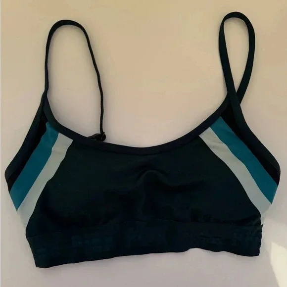 Victoria’s Secret Pink Ultimate Lightly Lined Sports Bra