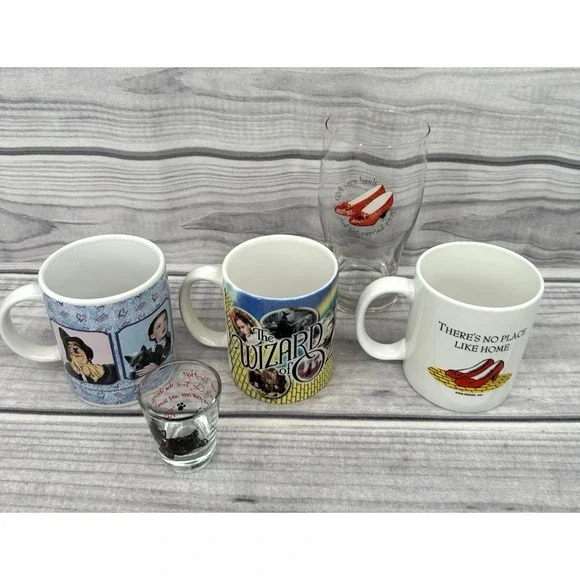 LOT OF WIZARD OF OZ COFFEE CUPS DRINKING GLASS SHOT‎ GLASS