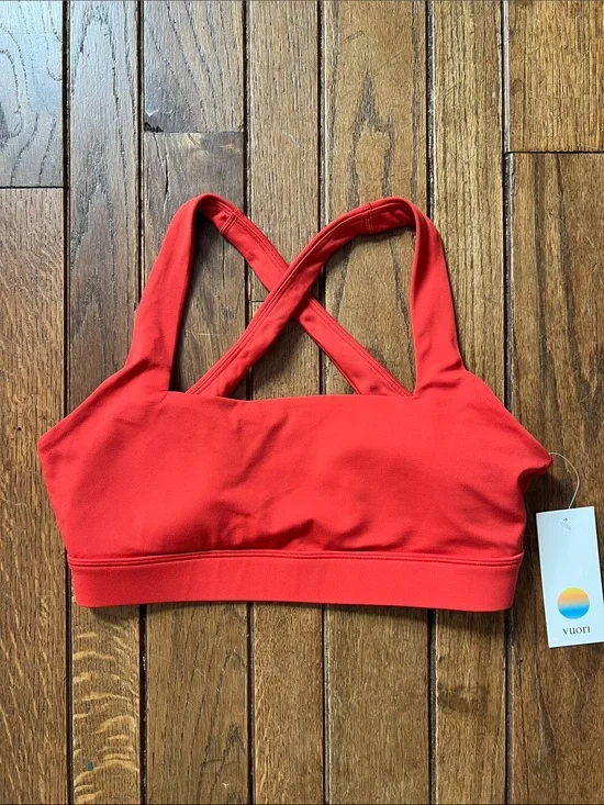 Vuori Crimson Red Daily Form Sports Bra Size Medium NWT