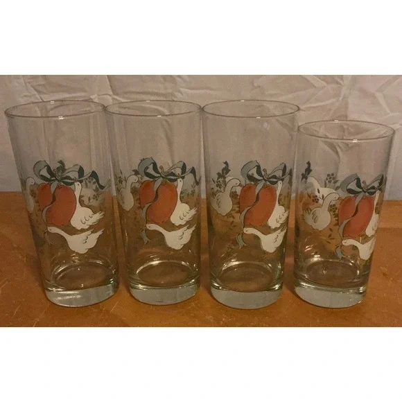 Set of 4 Vintage International 
