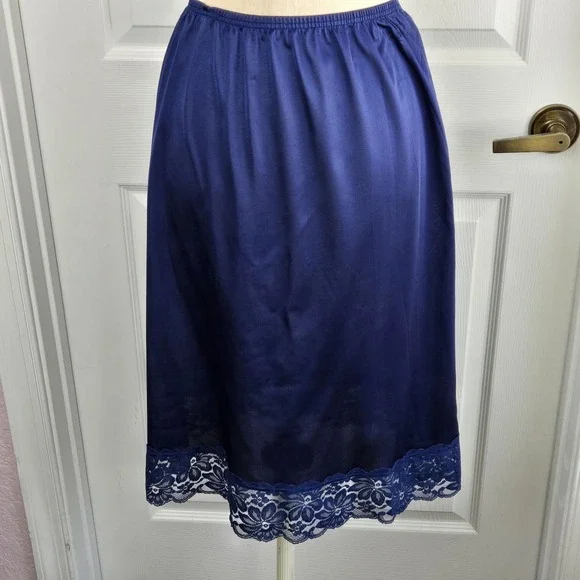 Axiom Vintage‎ Blue Half Slip Nyon Lace Women's Size M Lingerie Made In The USA