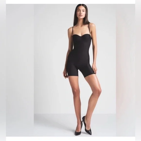 SKIMS BODY UNDERWIRE MID THIGH BODYSUIT NWT size M (9547) #B3