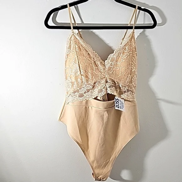 Padded Rose‎ shapewear,  lace 44D. XL. nude color.  NEW WITH TAGS