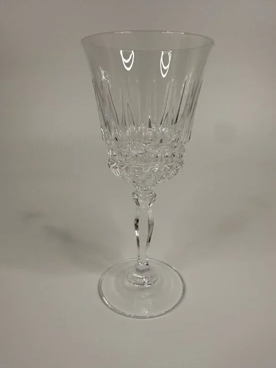 Vintage Villeneuve Cristal d'Arques Durand Wine Glass, approx. 6.75