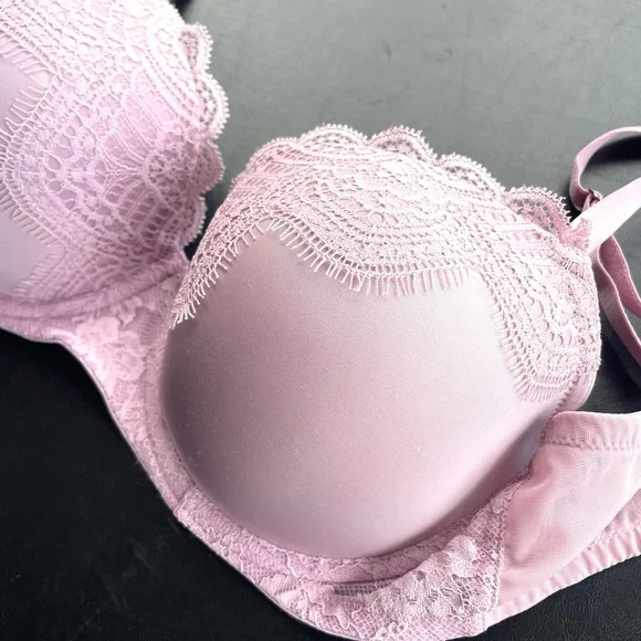 Victoria's‎ Secret Light Pink Lace Bra