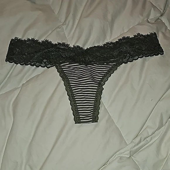 Womens nwots sz large green and white thong