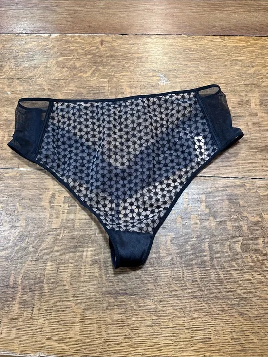 Victoria's Secret NWT sz xl  Black Sheer Lace high waist thong