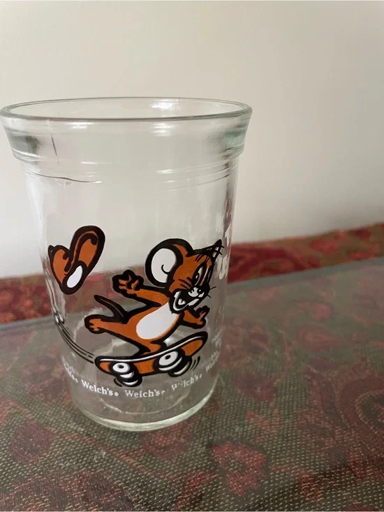 Vintage Welch's Skateboarding Tom & Jerry Mouse Juice Glass