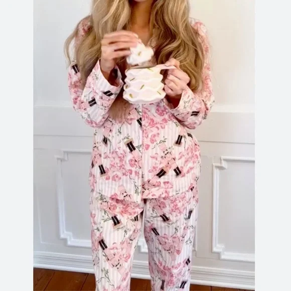 8 Oak Lane Ladies Pink Pajamas with Fun Nutcracker Christmas Print.‎ Size XS/S.