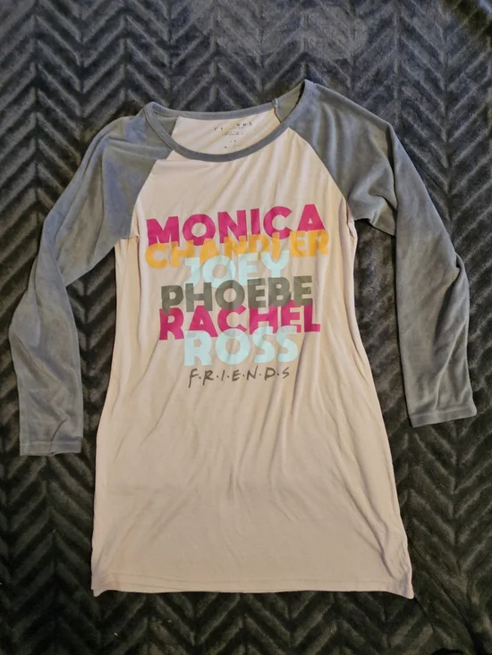 💜 Friends TV Show Women's Pajama Sleep Shirt – Size Small 💜