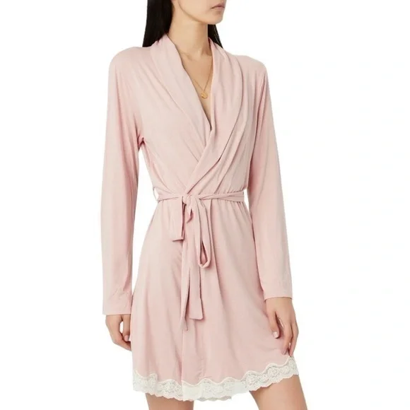 Eberjey Lady Godiva‎ Blush Pink Lace Trimmed Robe Small