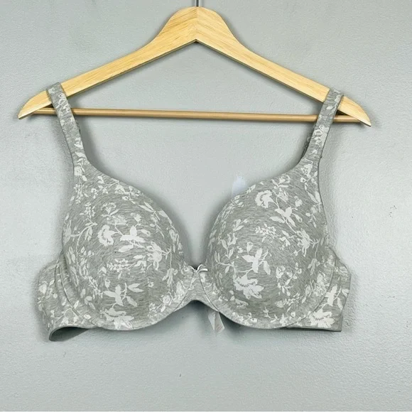 Cacique gray floral Lightly Lined T-shirt underwire adjustable strap bra, 40C.