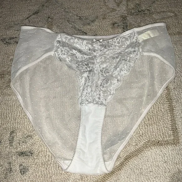 Vintage 80s 90s Victoria's Secret High‎ Cut Panties XL White Lace Gold Label Tag