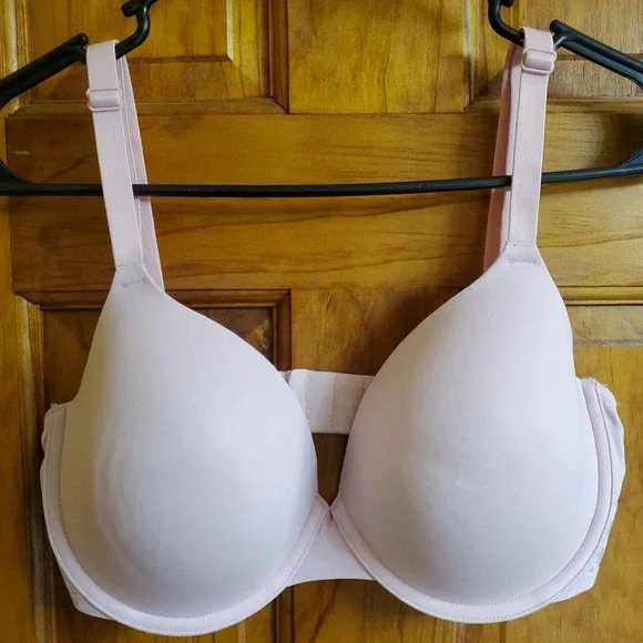 Victoria's Secret‎ PINK Wear Everywhere T-shirt Lightly Lined