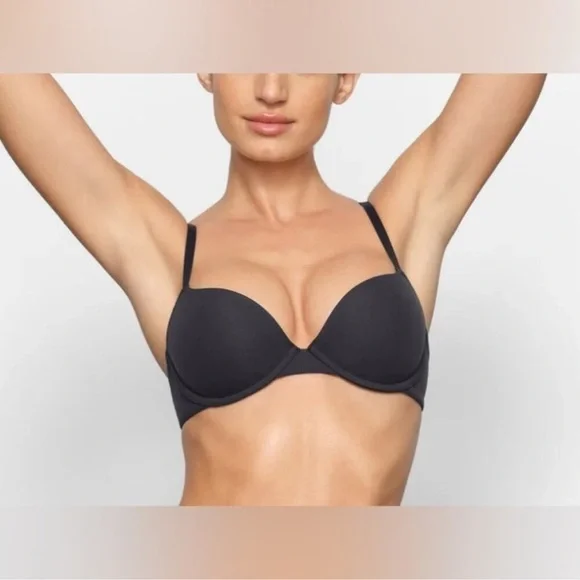 - SKIMS fits (B18) everybody push up Demi bra size 38D nwt