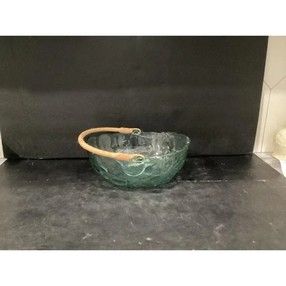 Vintage Libbey‎ Green Glass Orchard Fruit Basket With Wicker Handle ~ 10