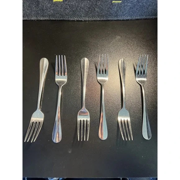 International Stainless Simplicity 6 Dinner‎ Forks China Center Ridge 7 3/4
