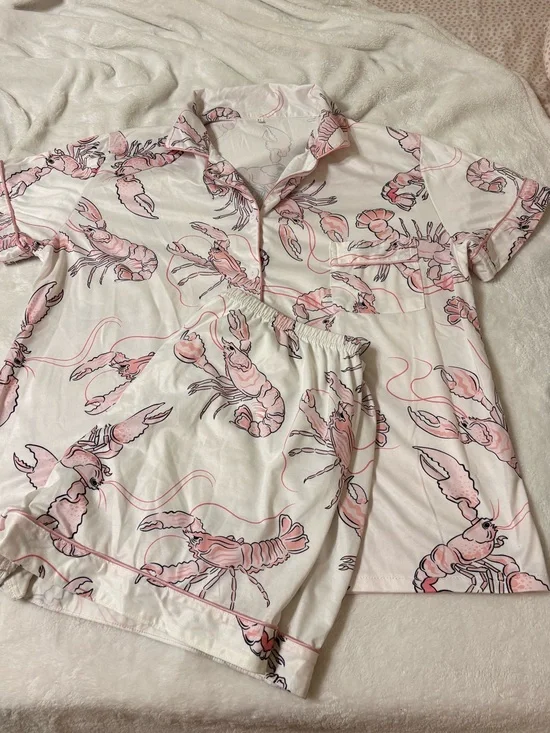 Amazon Women’s Pink and White Lobster Print Short Pajama Set