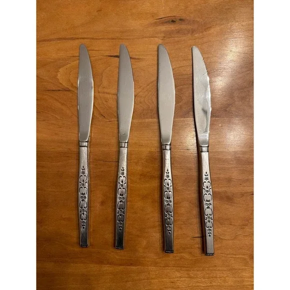 Set of 4 Oneida WM. A. Rogers Spanada Premier‎ Stainless Dinner Knives