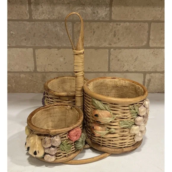 Vtg Woven Wicker 3D Rafia Vegetables Caddy Flatware‎ Holder Lined Basket Handle
