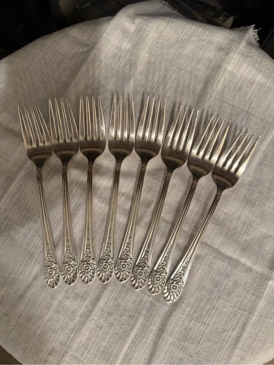 Wm Rogers International Silver Jubilee 8 Salad Forks Silver Plate Flatware