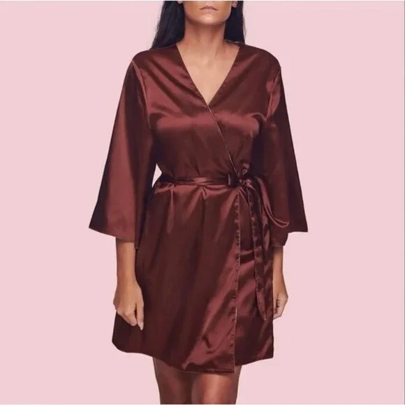 NWT Huda Beauty Naughty Nude Reversible Robe Silky Belted Sexy 🔥🔥🔥 Sz M-L