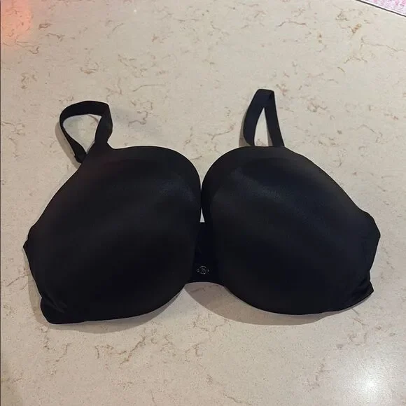 Victoria’s Secret push-up Black Women's Bra SZ 36DD