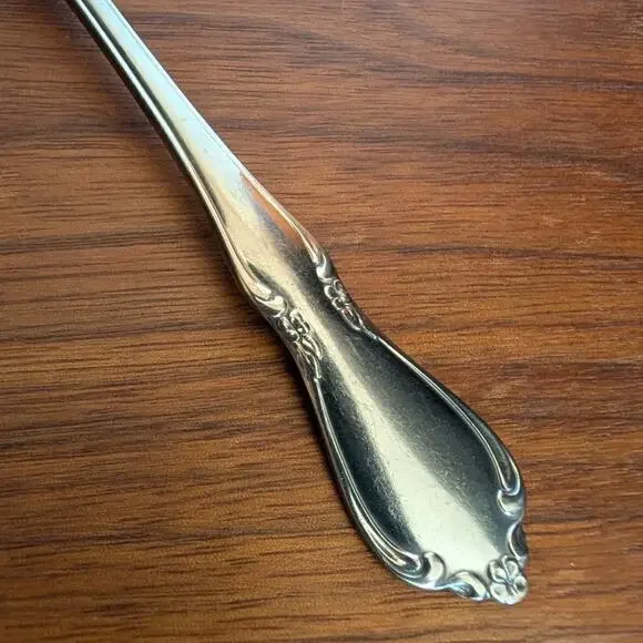 Oneidacraft DELUXE CHATEAU Stainless Glossy Flatware - 1 Dinner Fork (7 1/4