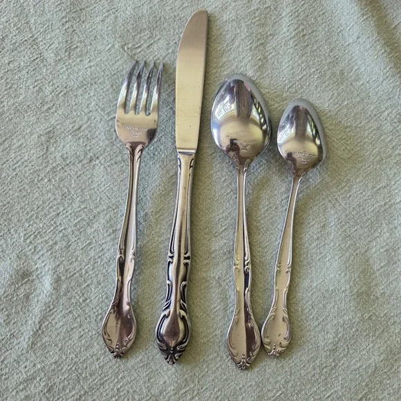Hampton Court Stainless Japan Flatware‎ Knife, Fork, Soup Spoon,spoon Lot of 4