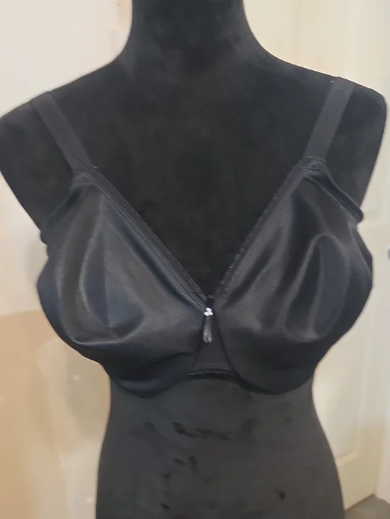 Wacoal Black Supportive Full-Coverage Soft Cup Bra Underwire US 38DD