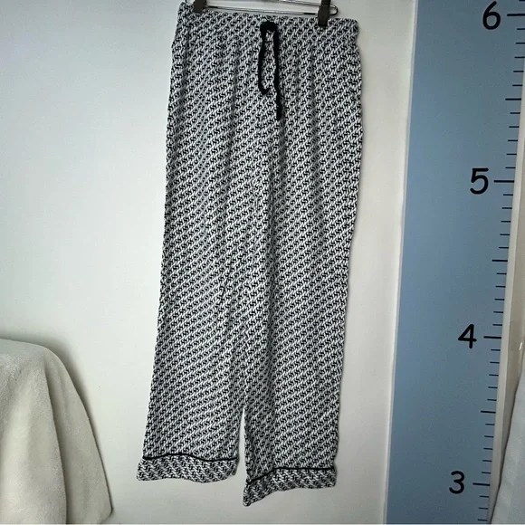 Victoria's Secret Black‎ and White Reindeer Pajama Pants XS/TP