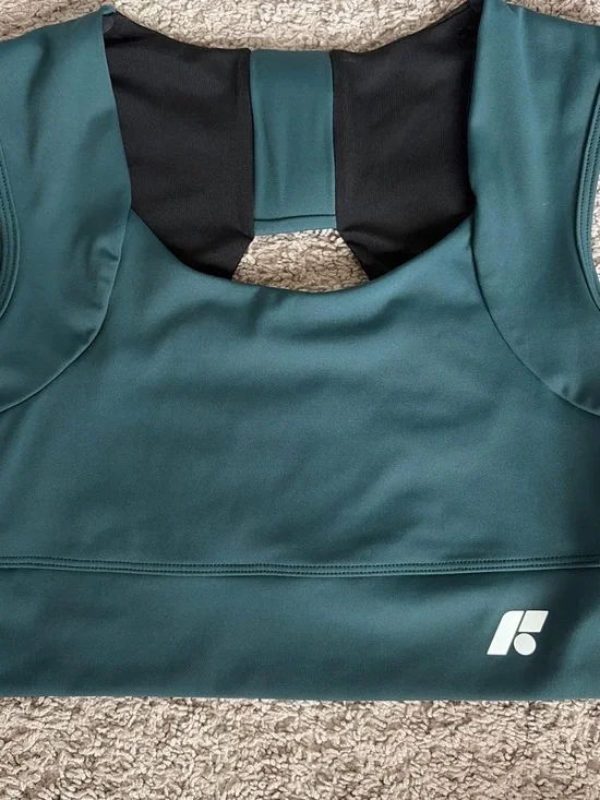 Green Athletic Crop Top with Back Cutout