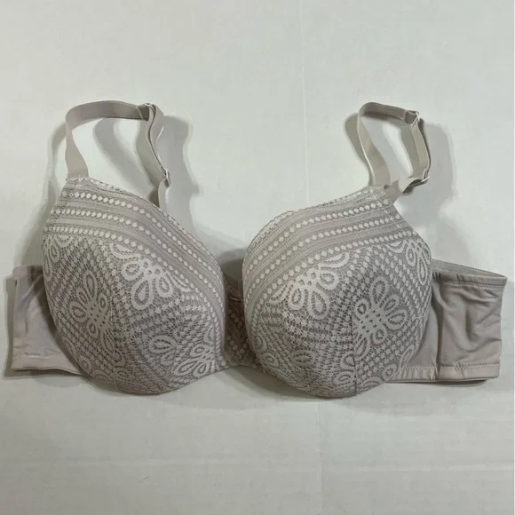 Cacique White‎ Lace Bra full coverage adjustable straps lightly lined Size 42C