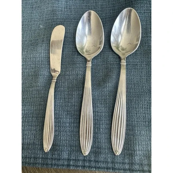 Reed & Barton Jubilee 18/10 Stainless Steel‎  Set Of 3 Butter Knife & 2 Spoons