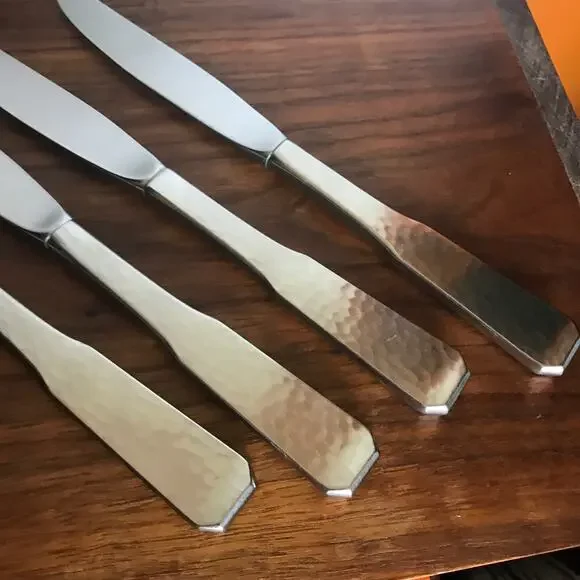 Reed & Barton COLONIAL FORGE Stainless Hammered Satin set of 4 dinner knives