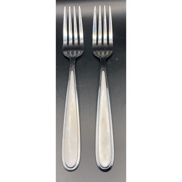 Oneida Stainless Satin Finish Flatware SJ-13 Set Of 2 Dinner Forks