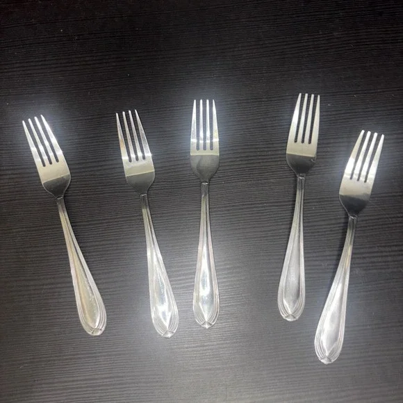 HAMPTON SILVERSMITHS MESSINA 235 DINNER FORKS Set of 7 Stainless Flatware