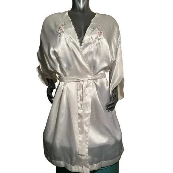 Bali Studio White Satin Robe Vintage Bridal Floral Embroidered‎ Short Kimono L