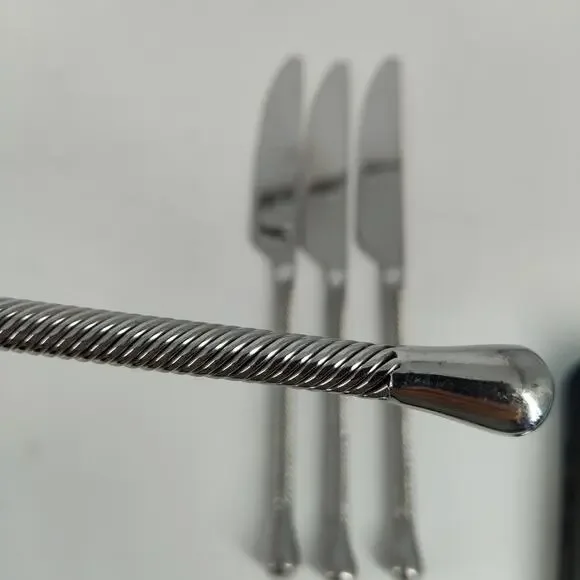 4X BK Pier 1 PII17 18/8 Stainless Twist Dinner Butter Knives