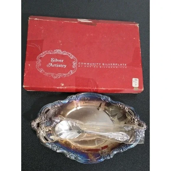 NOS Silver Artistry Community Silverplate Oneida Smiths Serving Dish‎ W/ Spoon