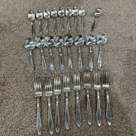 1847 Rogers Bros Silhouette Flatware Silverware Fork Spoon Soup Service For 8