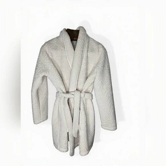 Abercrombie & Fitch Cream Plush Shawl-Collar Robe Chunky‎ Teddy Softgirl